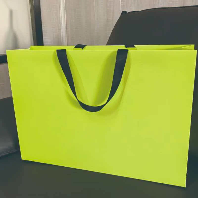 ¿Qué es una bolsa tipo sobre de papel Kraft y cómo puede mejorar el embalaje del producto?